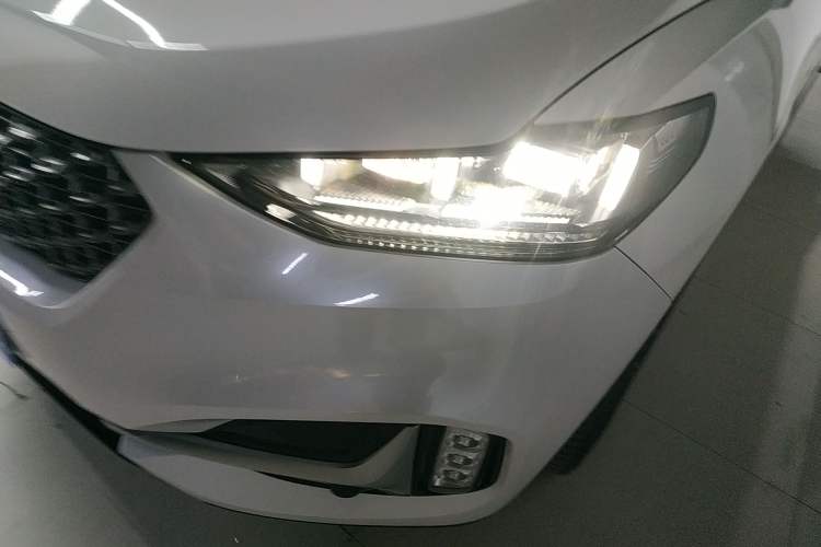 Used Wey VV6 2021 2.0T Two-Wheel Drive Smart Protection+ Left Front Headlight