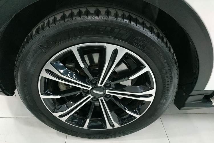 Used Wey VV6 2021 2.0T Two-Wheel Drive Smart Plus Left Front Wheel Hub