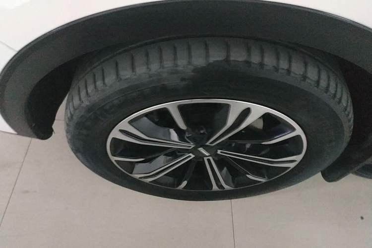 Used Wey VV6 2021 2.0T Two-Wheel Drive Smart Protection+ Left Front Wheel Hub
