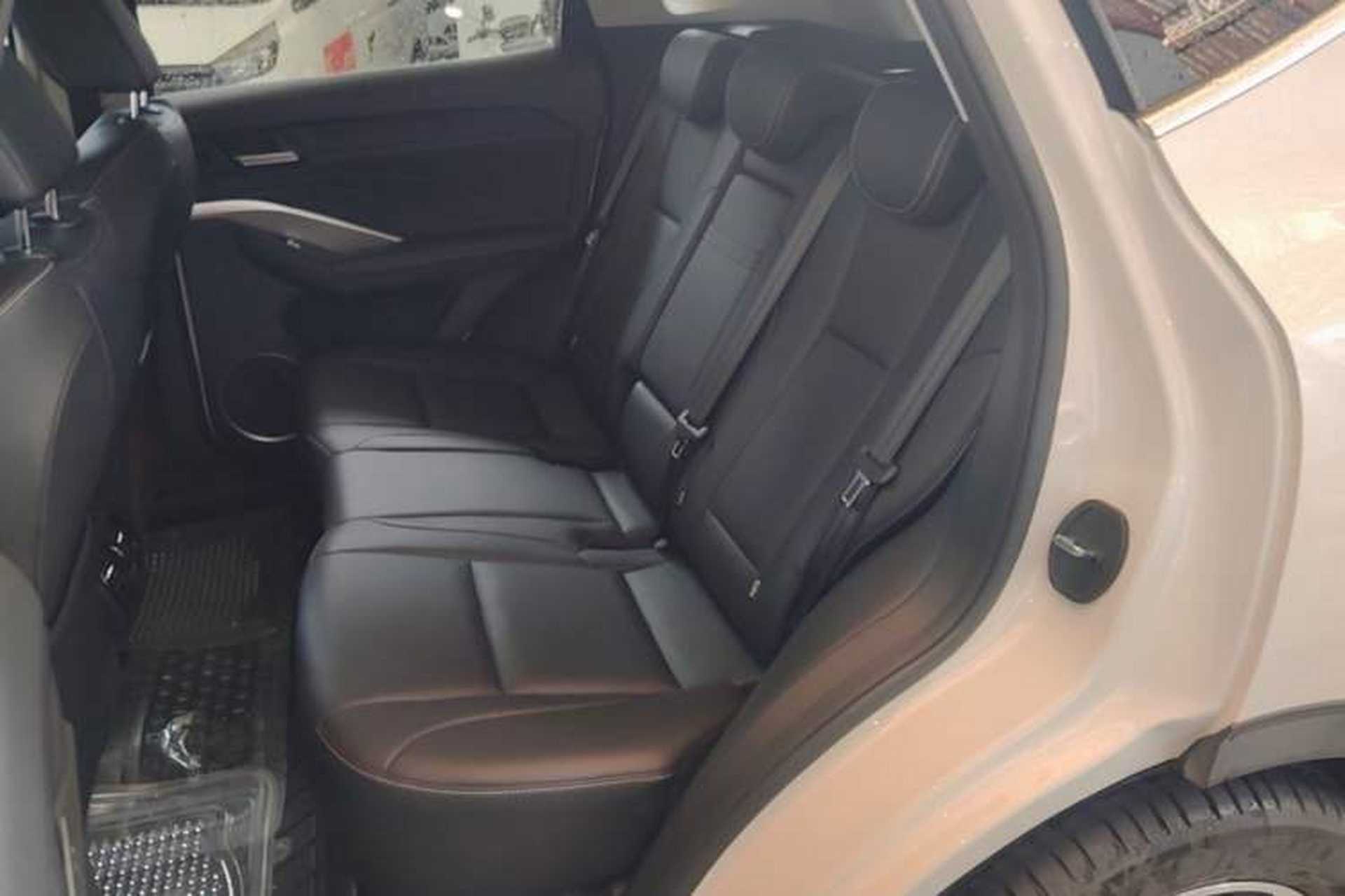 Used Wey VV6 2021 2.0T Two-Wheel Drive Smart Protection+ Left Rear Seat