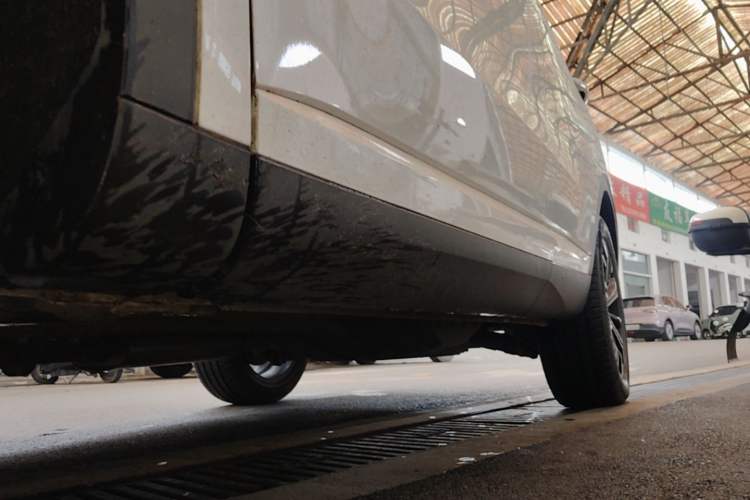 Used Wey VV6 2021 2.0T Two-Wheel Drive Smart Protection+ Left Side Sill