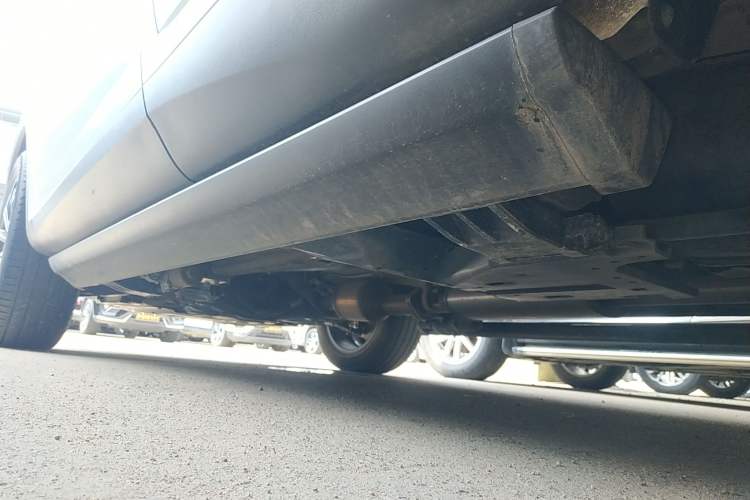 Used Wey VV6 2021 2.0T Two-Wheel Drive Smart Plus Left Side Sill