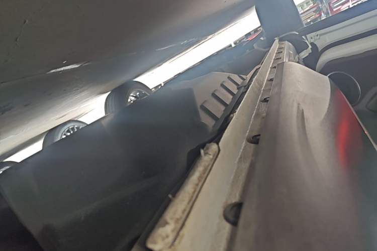Used Wey VV6 2021 2.0T Two-Wheel Drive Smart Plus Left Side Sill
