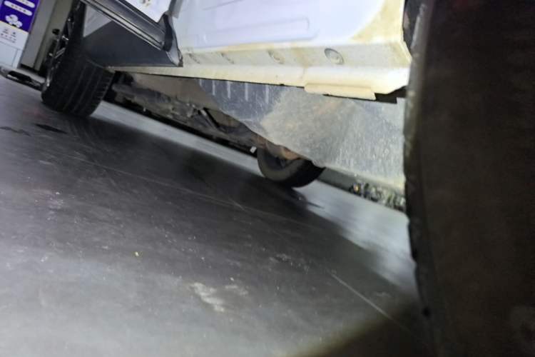Used Wey VV6 2021 2.0T Two-Wheel Drive Smart Protection+ Left Side Sill