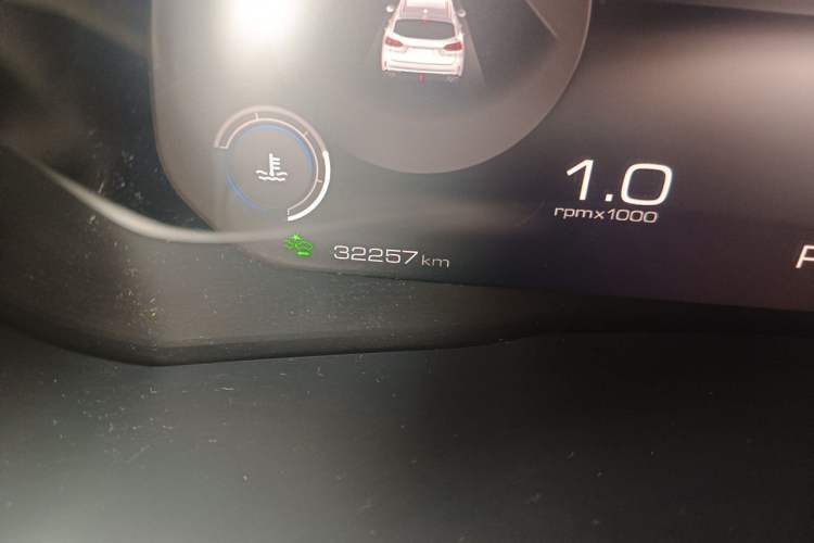Used Wey VV6 2021 2.0T Two-Wheel Drive Smart Protection+ Odometer Close Up
