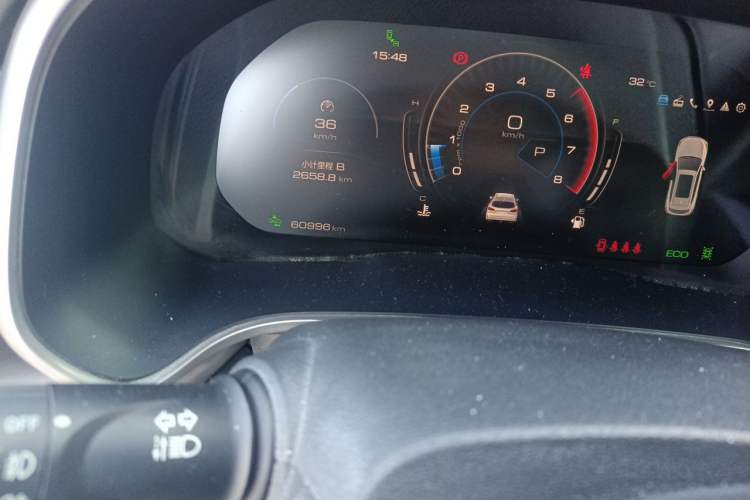Used Wey VV6 2021 2.0T Two-Wheel Drive Smart Protection+ Odometer Close Up