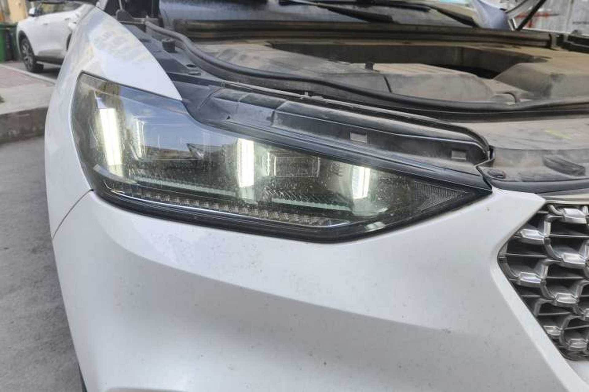 Used Wey VV6 2021 2.0T Two-Wheel Drive Smart Plus Right Front Headlight
