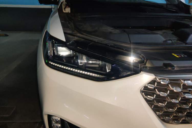 Used Wey VV6 2021 2.0T Two-Wheel Drive Smart Protection+ Right Front Headlight