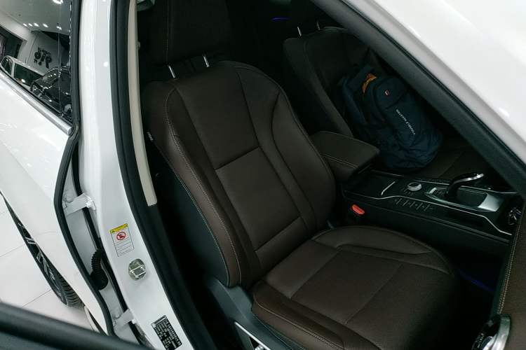 Used Wey VV6 2021 2.0T Two-Wheel Drive Smart Plus Right Front Seat