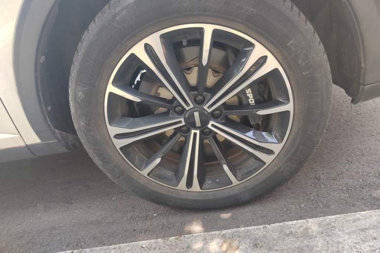 Used Wey VV6 2021 2.0T Two-Wheel Drive Smart Protection+ Right Front Wheel Hub
