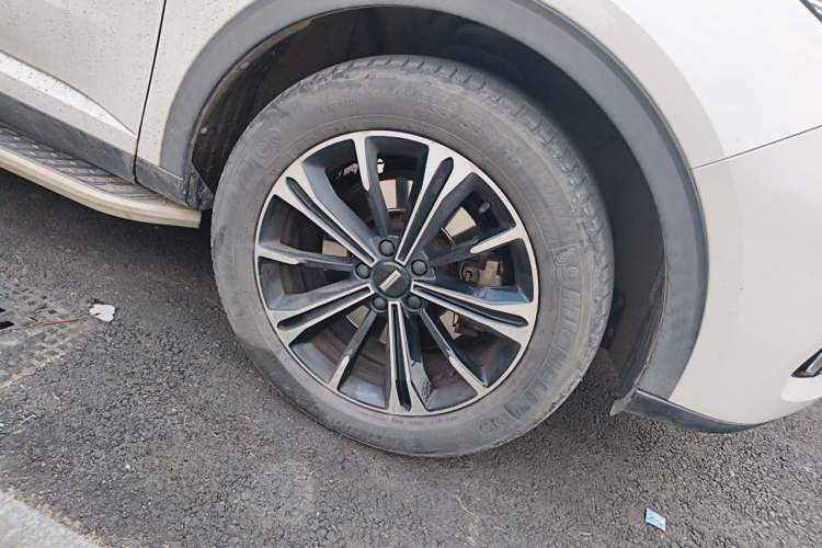 Used Wey VV6 2021 2.0T Two-Wheel Drive Smart Plus Right Front Wheel Hub