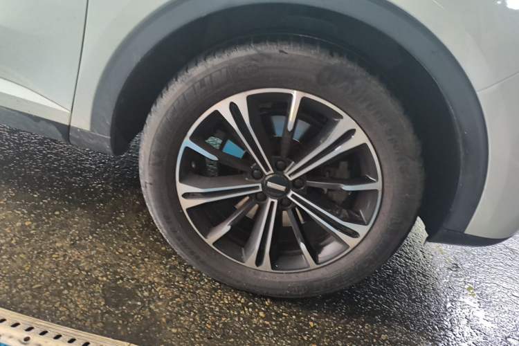 Used Wey VV6 2021 2.0T Two-Wheel Drive Smart Plus Right Front Wheel Hub