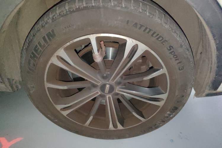 Used Wey VV6 2021 2.0T Two-Wheel Drive Smart Plus Right Front Wheel Hub
