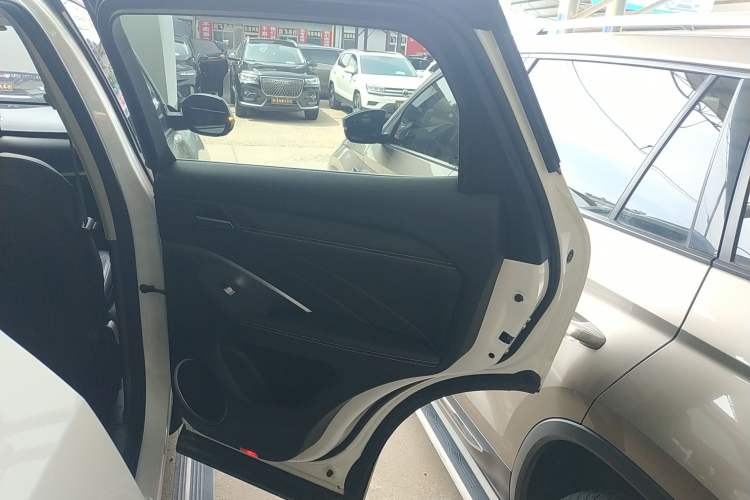 Used Wey VV6 2021 2.0T Two-Wheel Drive Smart Plus Right Rear Door Interior