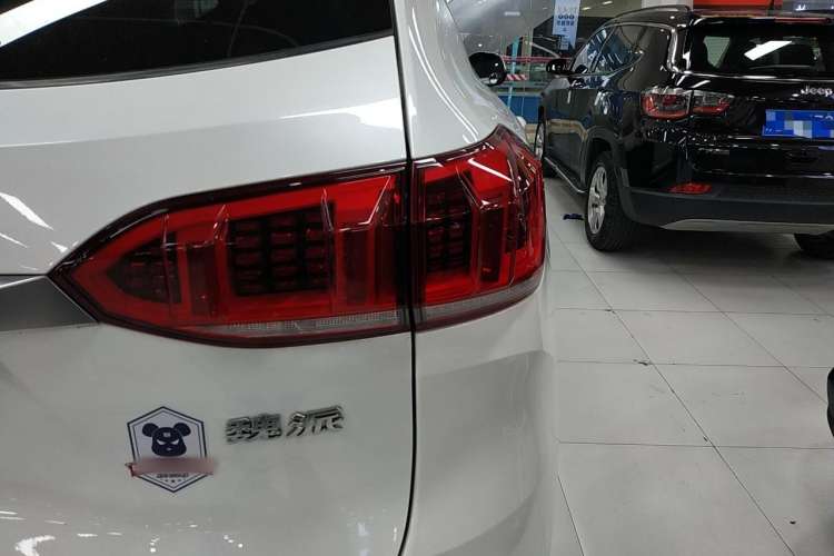 Used Wey VV6 2021 2.0T Two-Wheel Drive Smart Plus Right Rear Taillight