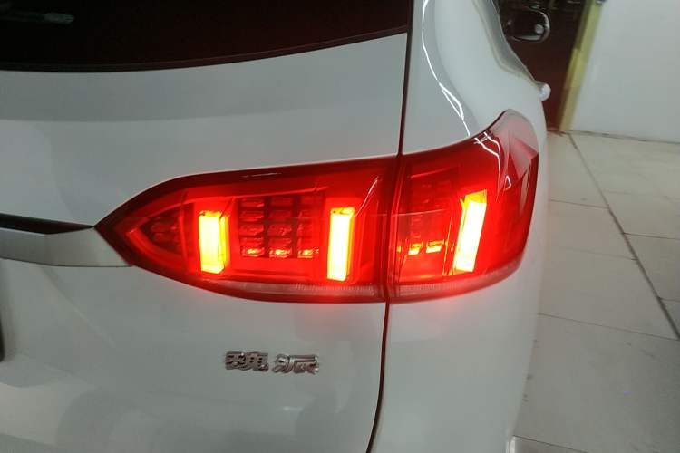 Used Wey VV6 2021 2.0T Two-Wheel Drive Smart Protection+ Right Rear Taillight