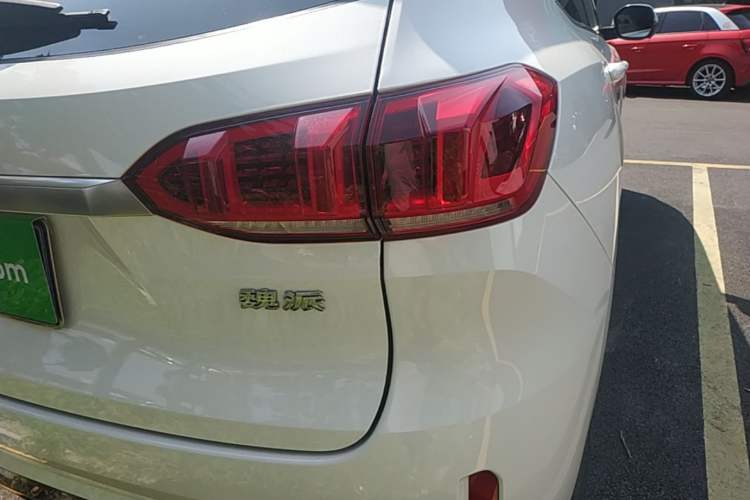 Used Wey VV6 2021 2.0T Two-Wheel Drive Smart Plus Right Rear Taillight