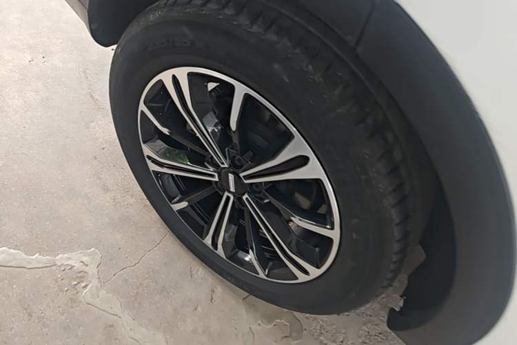 Used Wey VV6 2021 2.0T Two-Wheel Drive Smart Plus Right Rear Wheel Hub