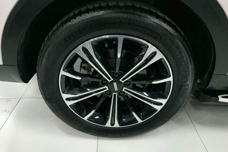 Used Wey VV6 2021 2.0T Two-Wheel Drive Smart Plus Right Rear Wheel Hub