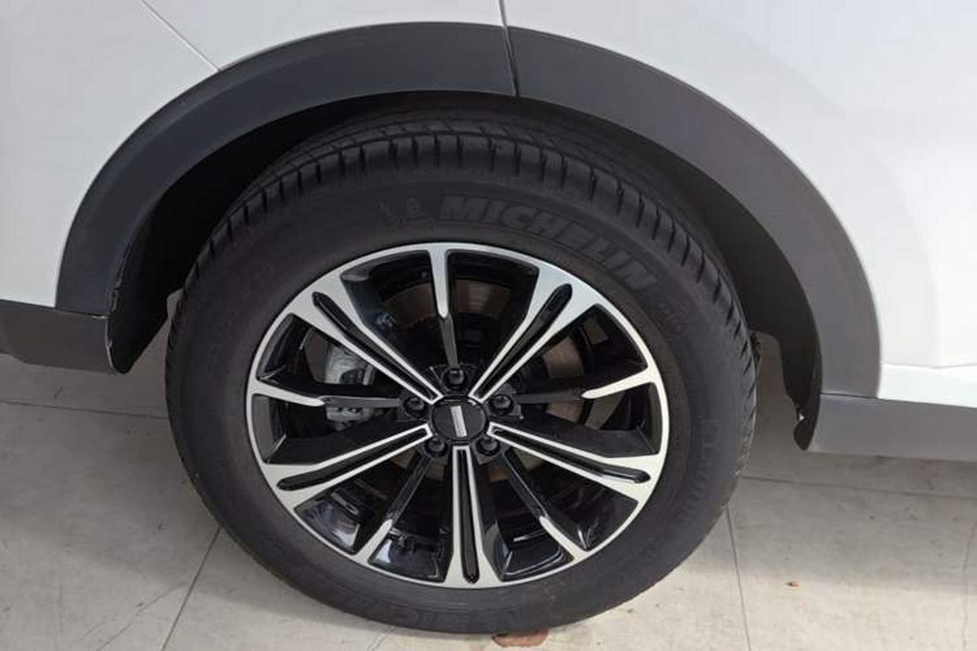 Used Wey VV6 2021 2.0T Two-Wheel-Drive Child-Care Edition Right Rear Wheel Hub