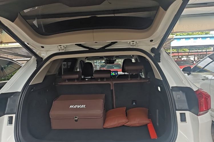 Used Wey VV6 2021 2.0T Two-Wheel Drive Smart Plus Trunk