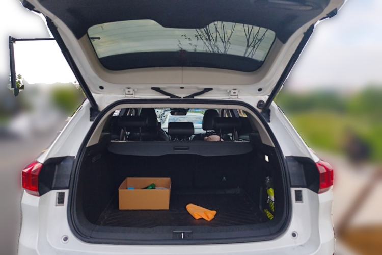 Used Wey VV6 2021 2.0T Two-Wheel Drive Smart Plus Trunk