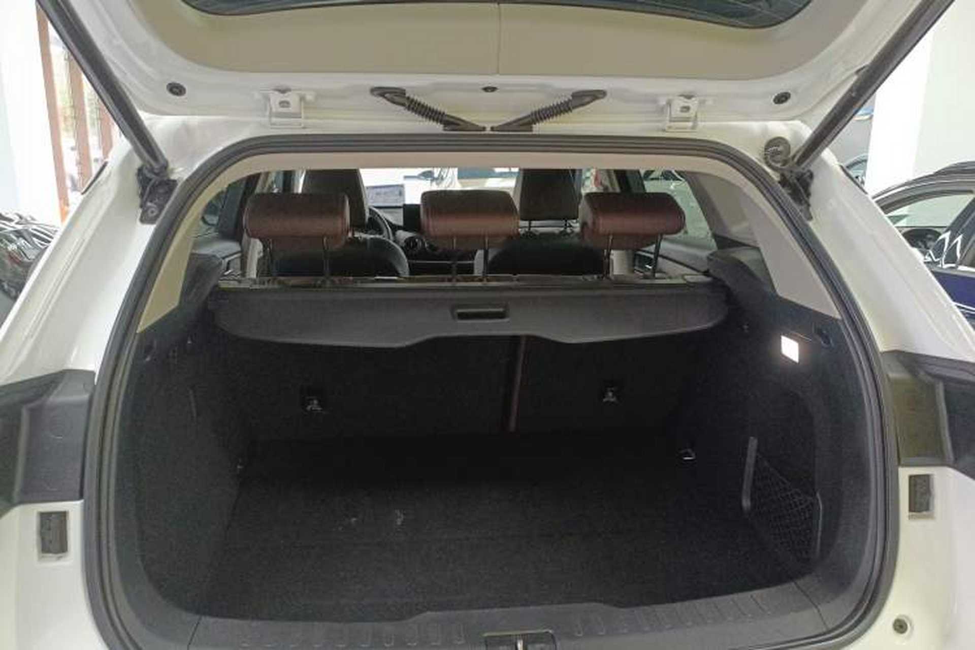 Used Wey VV6 2021 2.0T Two-Wheel Drive Smart Plus Trunk