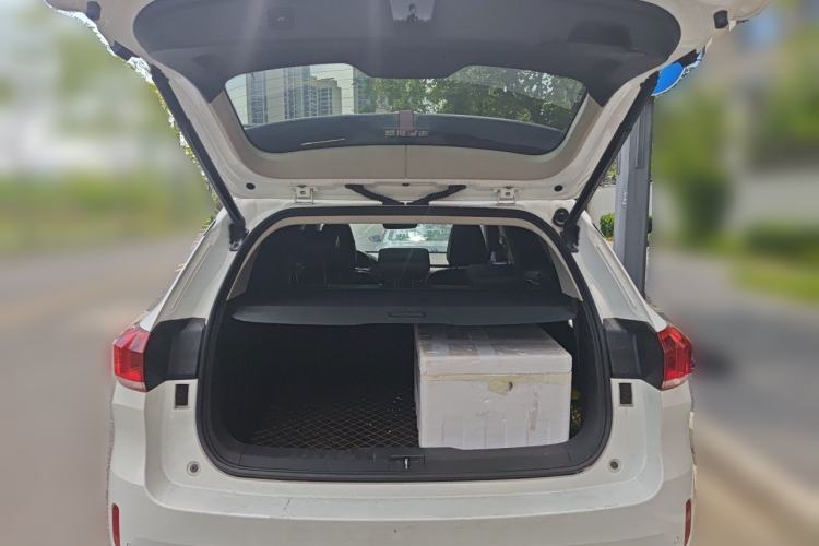 Used Wey VV6 2021 2.0T Two-Wheel Drive Smart Plus Trunk