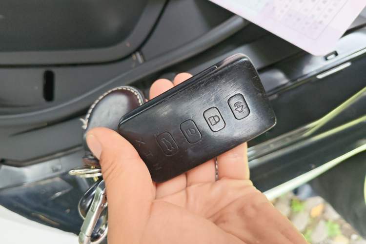 Used Wey VV6 2021 2.0T Two-Wheel Drive Smart Plus Vehicle Key