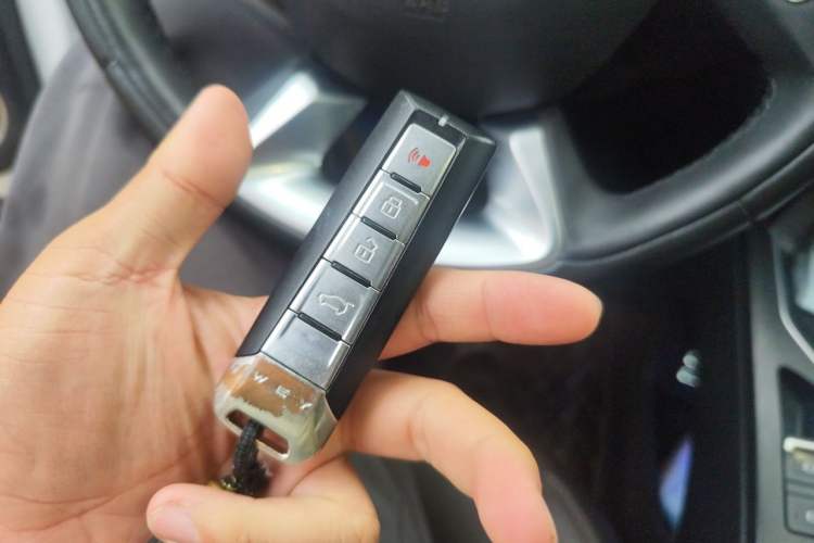 Used Wey VV6 2021 2.0T Two-Wheel Drive Smart Protection+ Vehicle Key