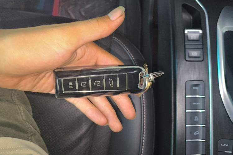 Used Wey VV6 2021 2.0T Two-Wheel Drive Smart Plus Vehicle Key