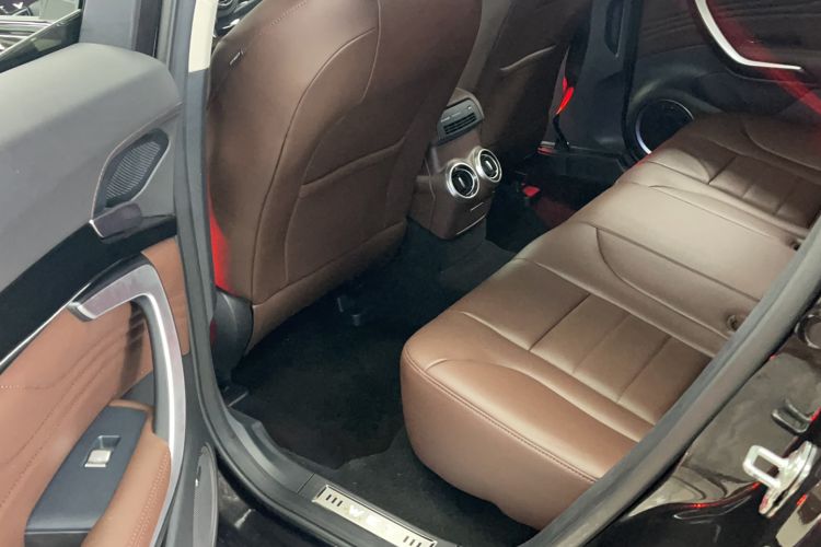 Used Wey VV7 2017 2.0T Ultra-Luxury Version Interior 1