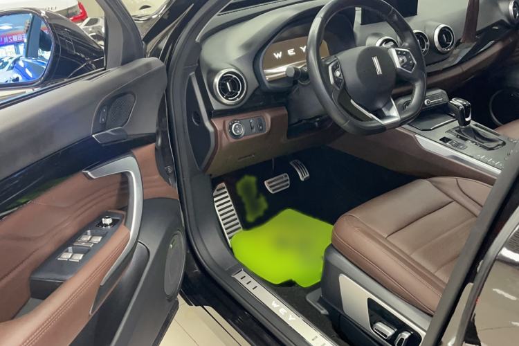 Used Wey VV7 2017 2.0T Ultra-Luxury Version Interior 2