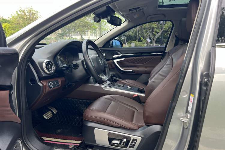 Used Wey VV7 2017 2.0T Flagship Model Interior 2