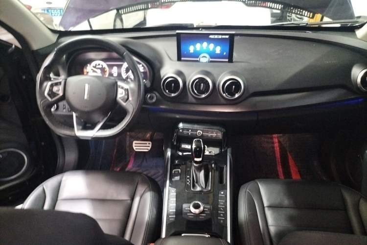 Used Wey VV7 2017 2.0T Flagship Model Interior 2