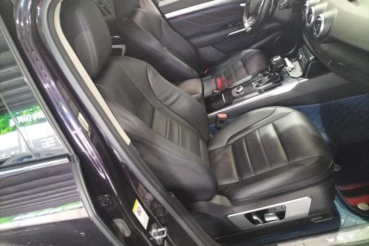 Used Wey VV7 2017 2.0T Flagship Model Right Front Seat