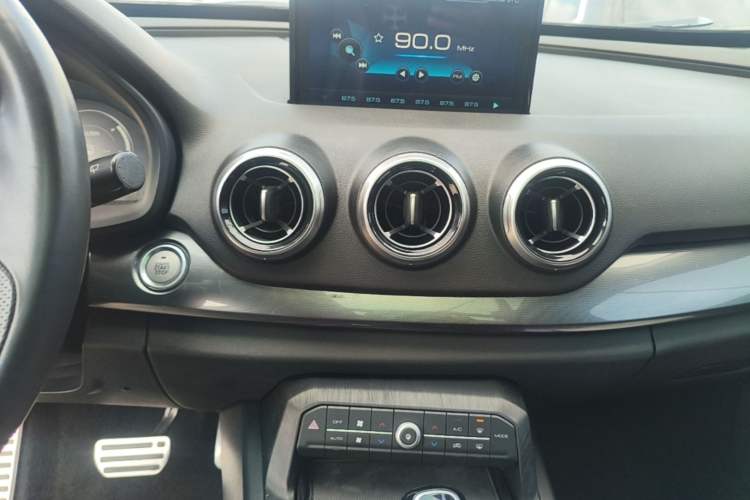 Used Wey VV7 2017 2.0T Flagship Model Audio And AC Panel