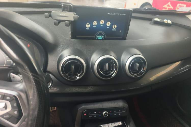 Used Wey VV7 2017 2.0T Flagship Model Audio And AC Panel