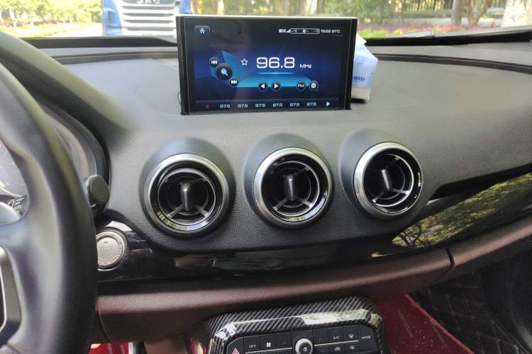 Used Wey VV7 2017 2.0T Flagship Model Audio And AC Panel
