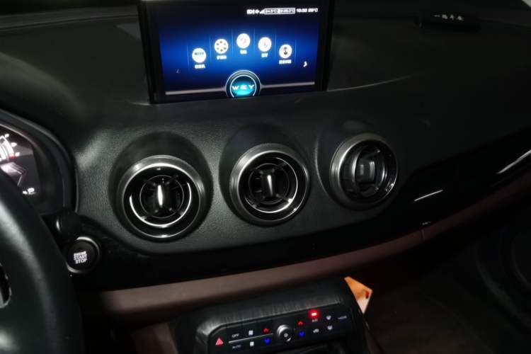 Used Wey VV7 2017 2.0T Flagship Model Audio And AC Panel