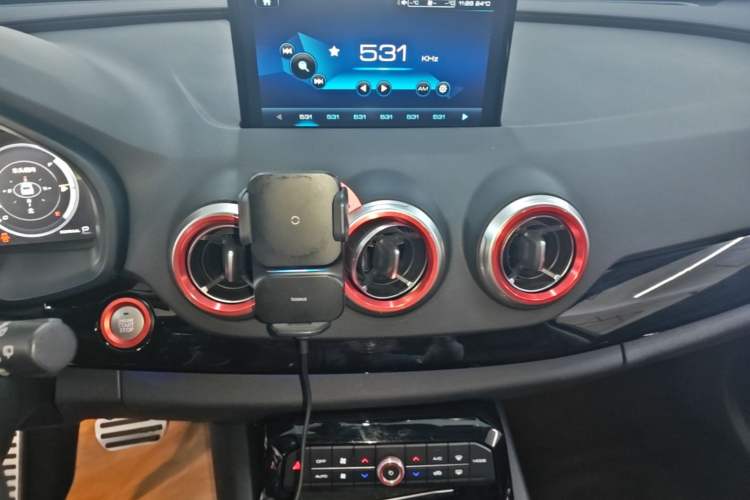 Used Wey VV7 2017 2.0T Flagship Model Audio And AC Panel