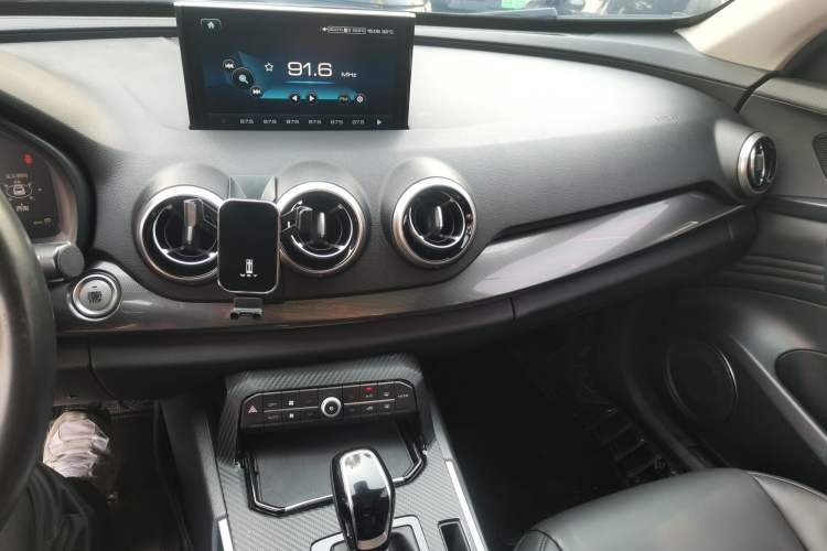 Used Wey VV7 2017 2.0T Ultra-Luxury Version Audio And AC Panel