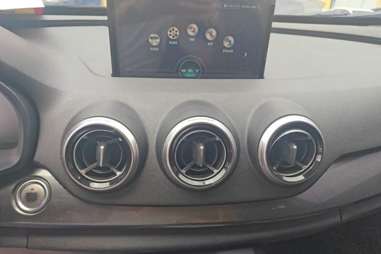 Used Wey VV7 2017 2.0T Luxury Model Audio And AC Panel
