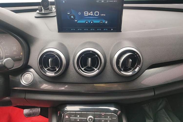 Used Wey VV7 2017 2.0T Ultra-Luxury Version Audio And AC Panel