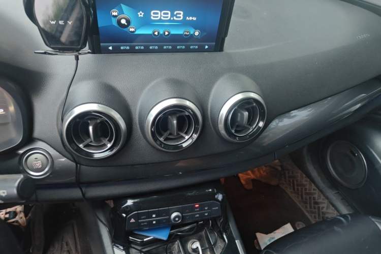 Used Wey VV7 2017 2.0T Flagship Model Audio And AC Panel