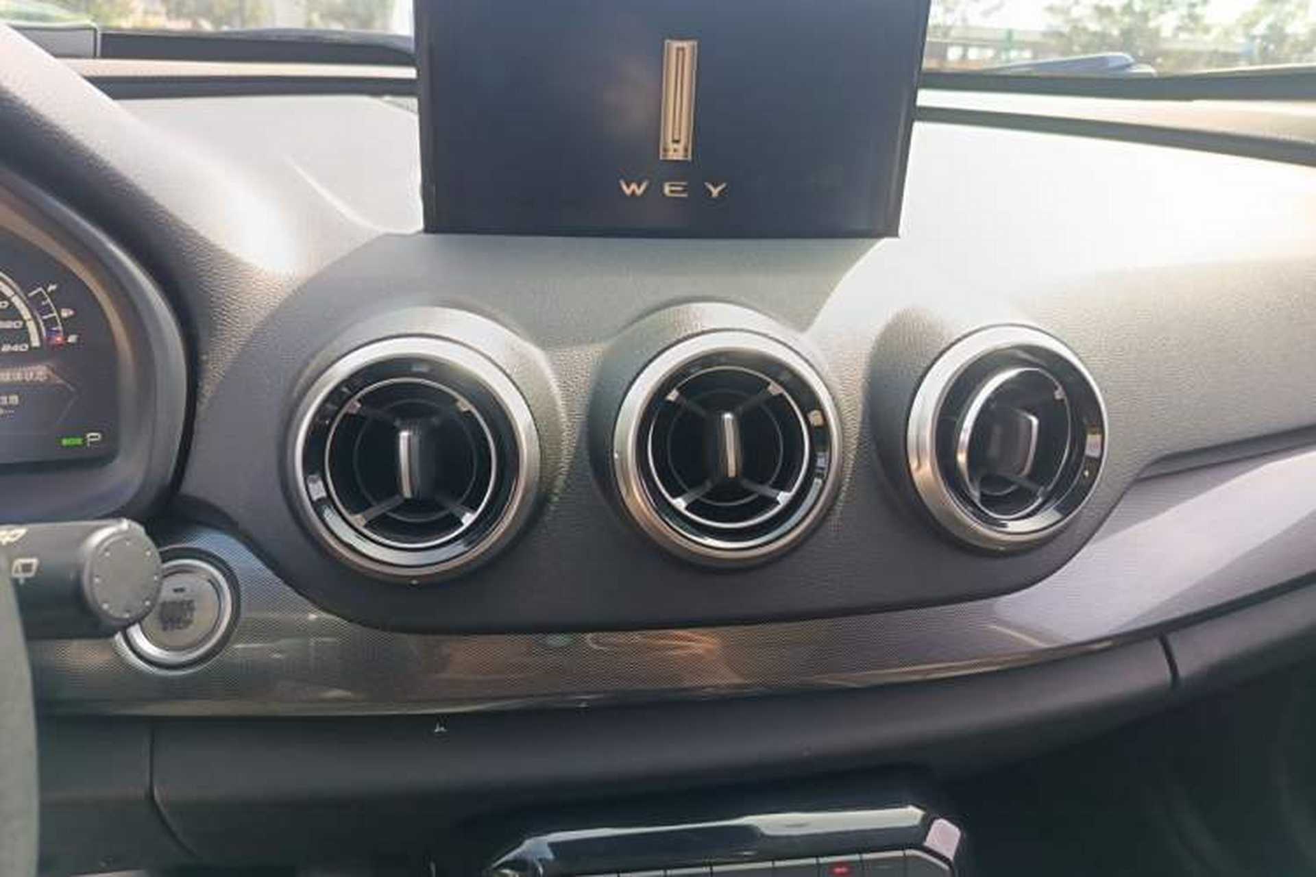 Used Wey VV7 2017 2.0T Luxury Model Audio And AC Panel
