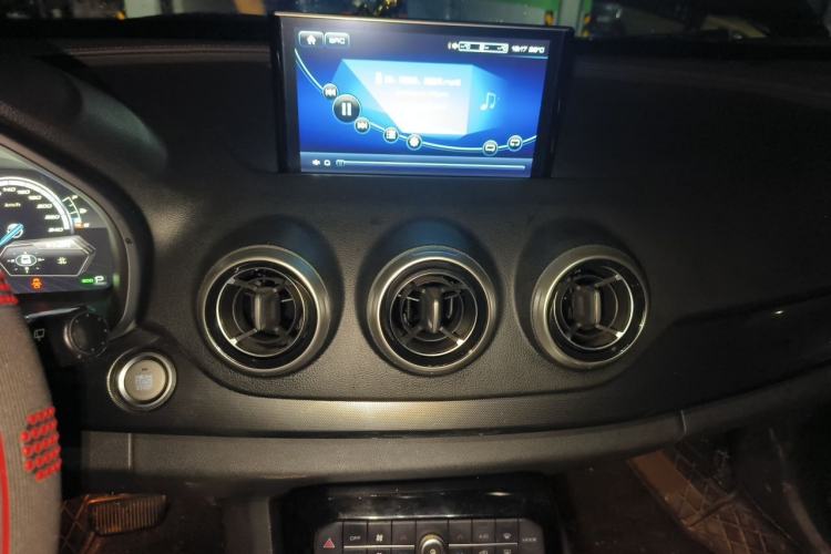 Used Wey VV7 2017 2.0T Luxury Model Audio And AC Panel