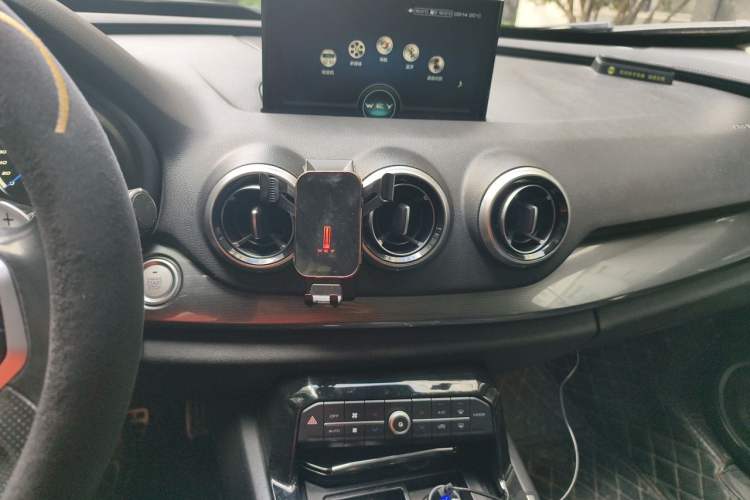 Used Wey VV7 2017 2.0T Flagship Model Audio And AC Panel