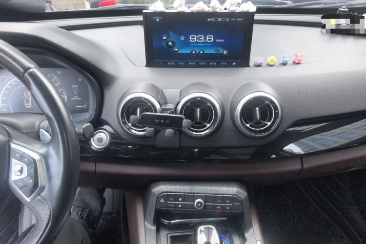 Used Wey VV7 2017 2.0T Ultra-Luxury Version Audio And AC Panel