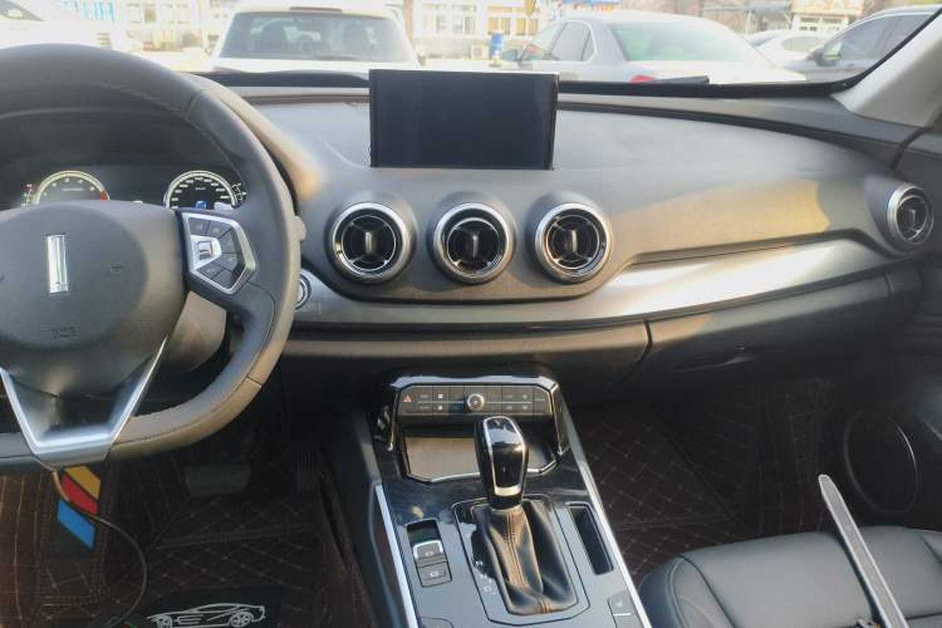 Used Wey VV7 2017 2.0T Ultra-Luxury Version Audio And AC Panel